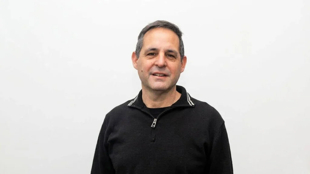 Mariano Spina, el autor de la nota, quiere dejar bien en claro que el cierre de las UGCs no se trata de una medida de gestión positiva sino que lo único que hará será traer aún más retroceso en Morón
