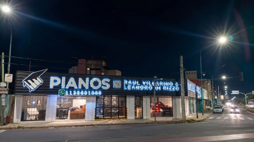 Pianista cubano Luis Lugo tocara en la Casa Pianos ubicada en Avenida Presidente Perón 1554 (Ex-Gaona), Haedo.