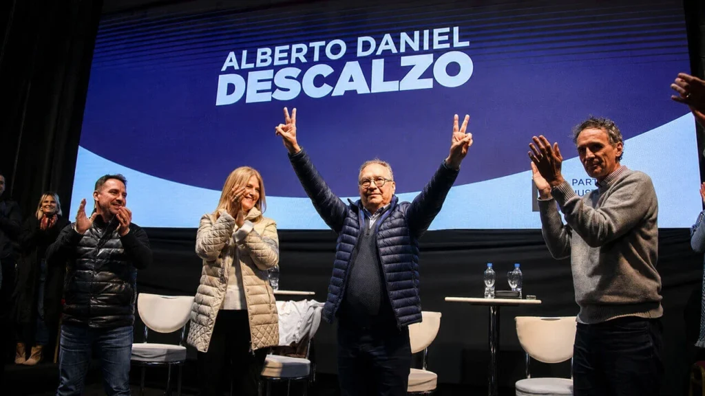 Albero Descalzo asumió la presidencia del PJ de Ituzaingó con la presencia de Verónica Magario y Gabriel Katopodis