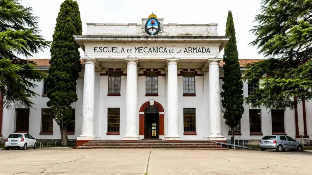 La Escuela de Mecánica de la Armada sufrió el impacto de un RGP-7 que no fue detectado por ningún medio