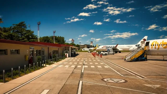 El Aeropuerto de El Palomar en los buenos tiempos, hoy cerrado y sin aerolíneas que lo quieran utilizar