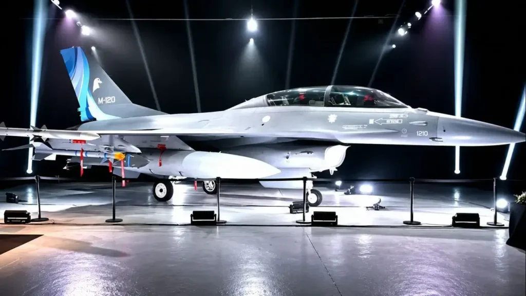 Raytheon recibirá fondos para validar las versiones D4/C9 del AMRAAM; Argentina figura entre los beneficiarios.