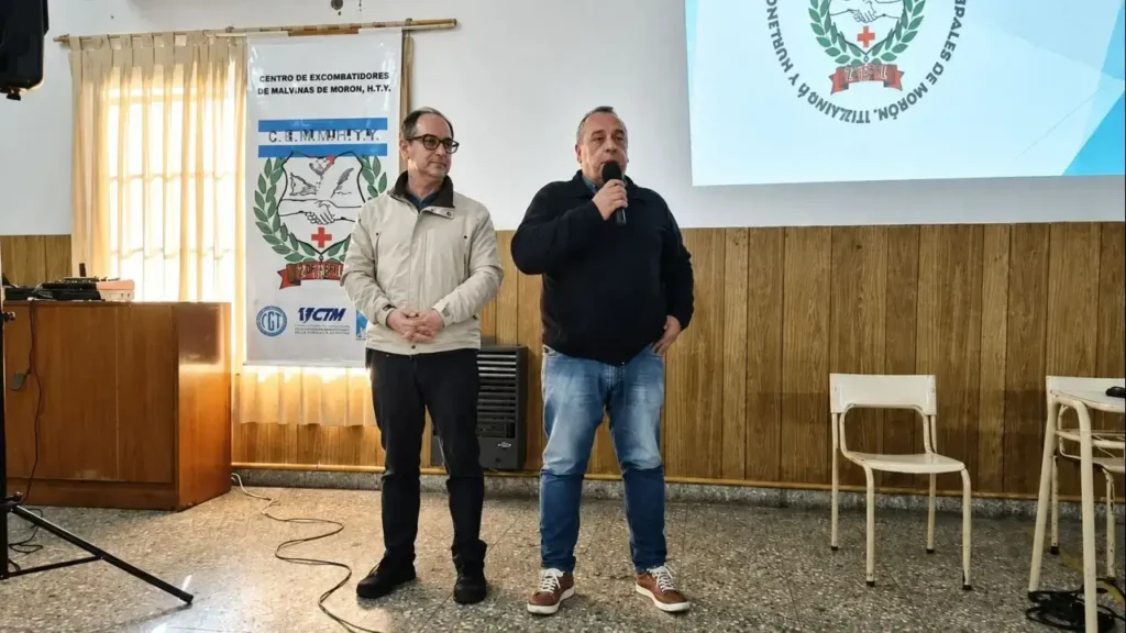 Sanz y Rodríguez, Secretario General y  Adjunto, dieron inicio a la Asamblea Informativa que duró tres horas