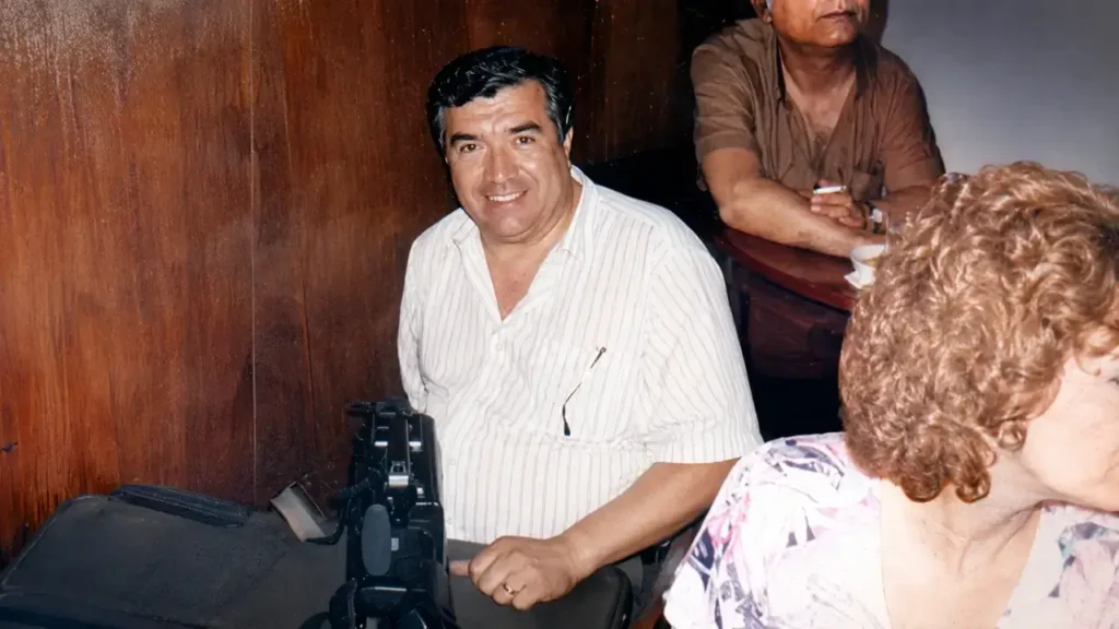 Cacho Cattani, siemrpe de buen humor, siempre gaucho, siempre dispuesto a un buen almuerzo de arriba. ¿Trajiste cassette?, le decíamos a modo de cargada y él jamás se enojaba. Por el contrario. Se reía. Nos dejó en silencio.