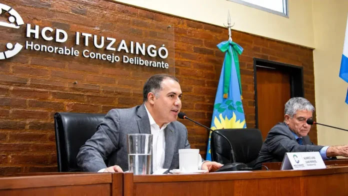 Juan Manuel Alvarez Luna, autor del proyecto, al frente de la sesión que lo trató como Presidente del Cuerpo