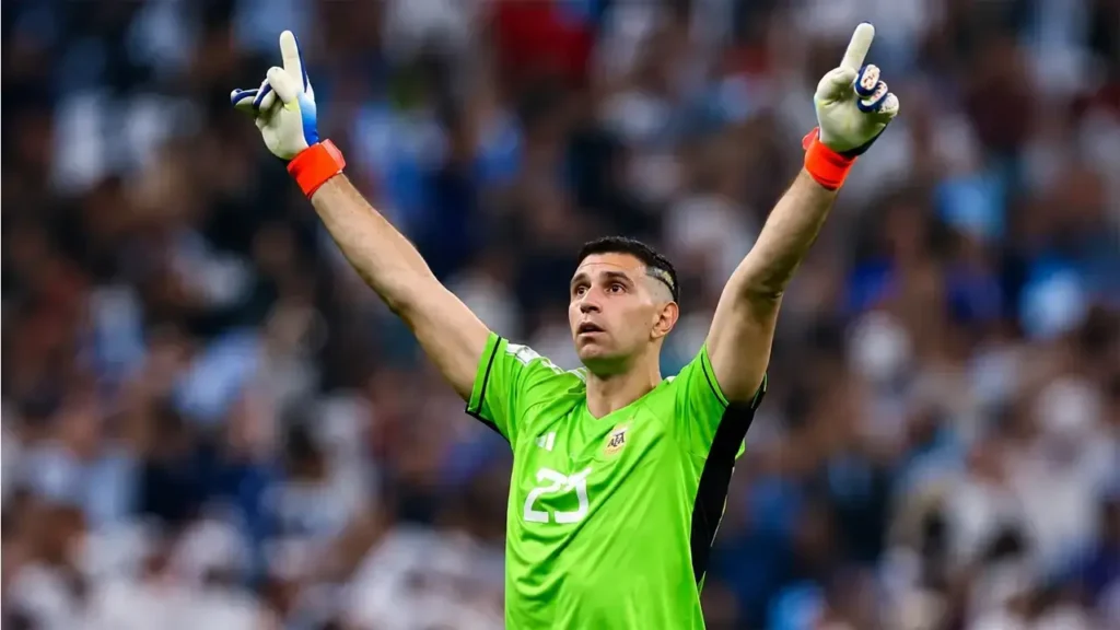 El Dibu Martínez, crack de la Selección Nacional y el segundo mejor arquero del mundo