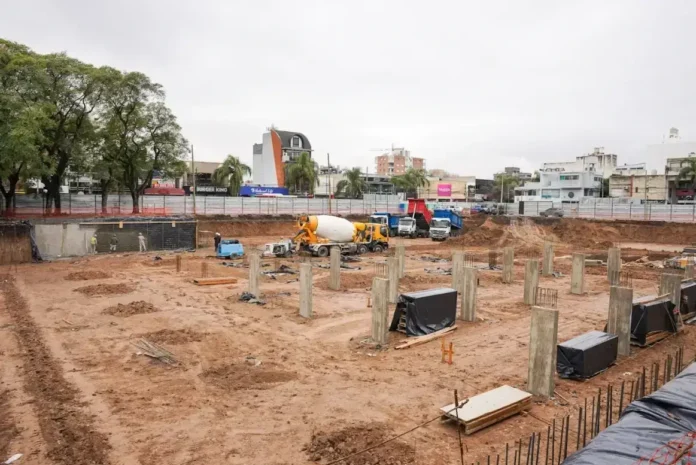 El intendente recorrió la obra junto al equipo de Planificación, Desarrollo Urbano y Ambiente.