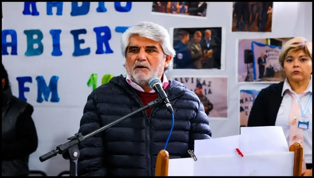 El Ministro de Trabajo dio una palabras de las que muy pocos se enteraron