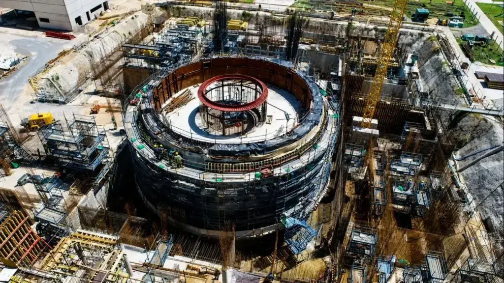 La genialidad el reactor CAREM que puedes leer en otra nota, es un producto hecho por argentinos en Argentina que el Presidente Javier Milei quiere vender