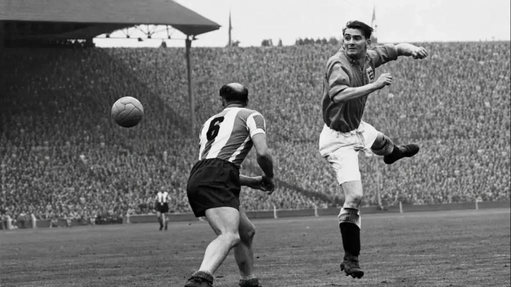 Mario Boyé, autor del único gol argentino en la derrota 2-1. Es el primer futbolista argentino que le convirtió a Inglaterra.