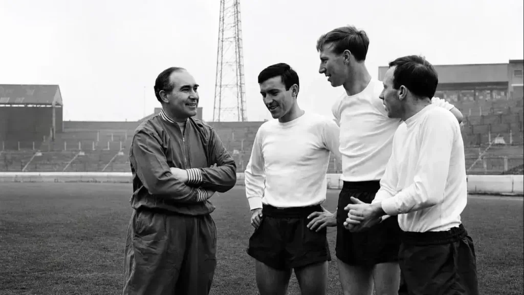 El entrenador de la Selección Inglesa Alf Ramsey, a su vez impidió el intercambio de camisetas con los "animales"