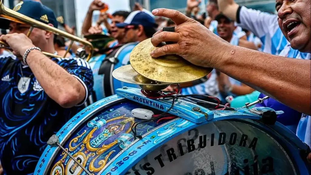 El sueño mundialista volvió a unir a miles de argentinos, que celebraron con emoción una nueva clasificación a la gran final.