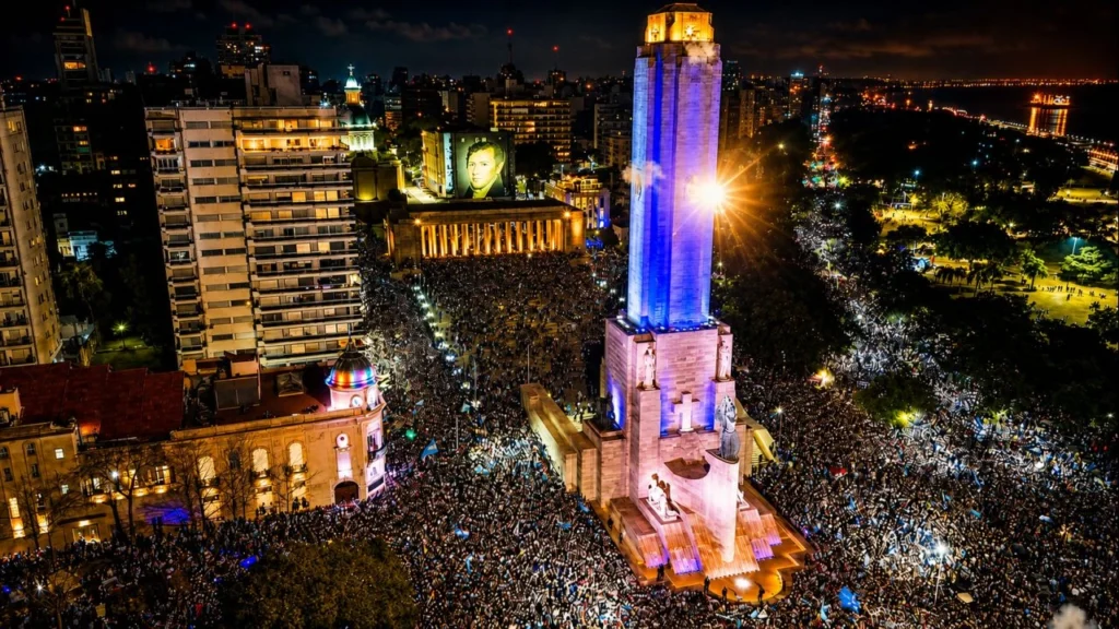 Miles de gargantas cantaron al unísono para celebrar un triunfo inolvidable, en una demostración de apoyo que conmovió al estadio.