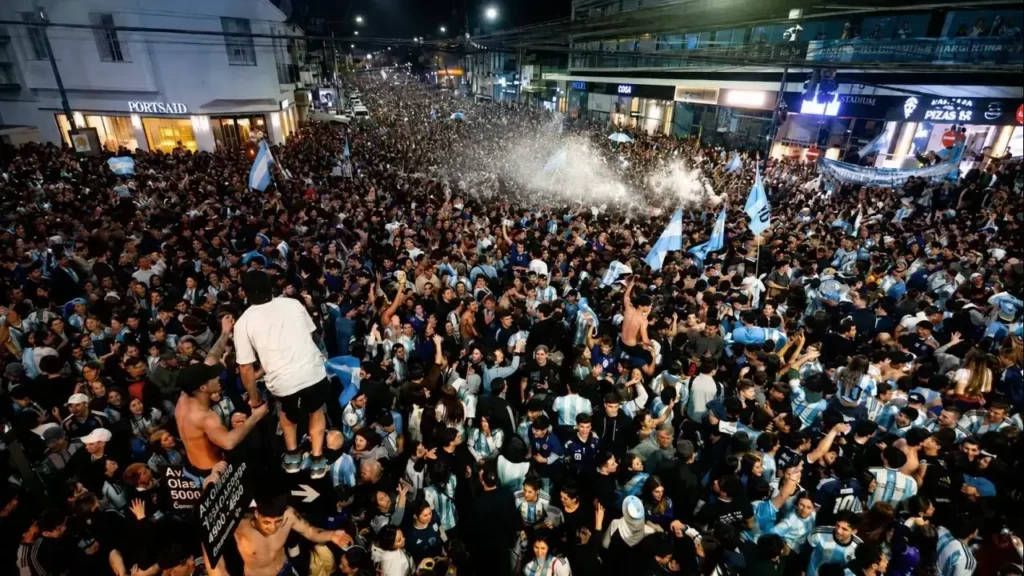 amilias enteras celebraron juntas el pase de Argentina a la final, compartiendo un momento que quedará como uno de los grandes recuerdos de sus vidas.