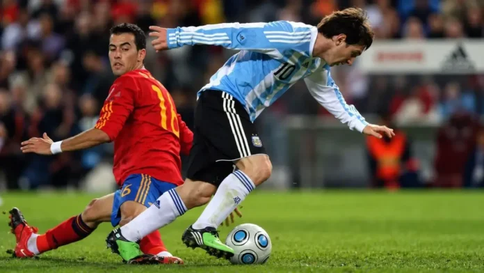 Aunque son dos de las selecciones más importantes del fútbol internacional, Argentina y España jamás habían coincidido en una final de la Copa del Mundo. El partido del domingo inaugurará un nuevo capítulo en la historia de ambos seleccionados.