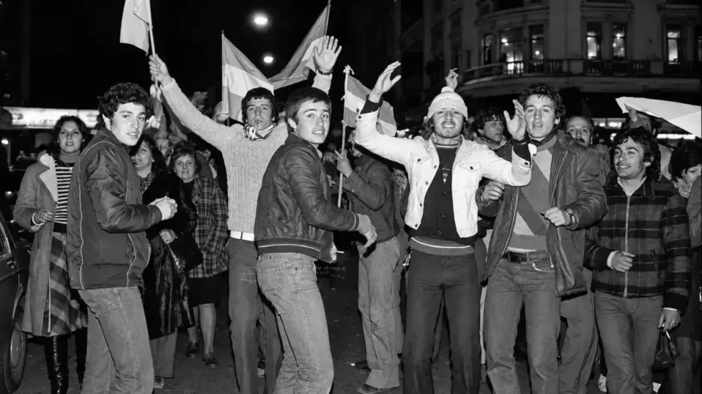 Luego de cada triunfo la gente se trasladaa a las calles para compartir su alegría, su euforia