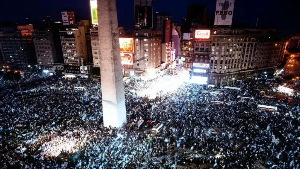 Desde hace décadas, y para cualquier festejo, el punto emblemático es el Obelisco de Buenos Aires