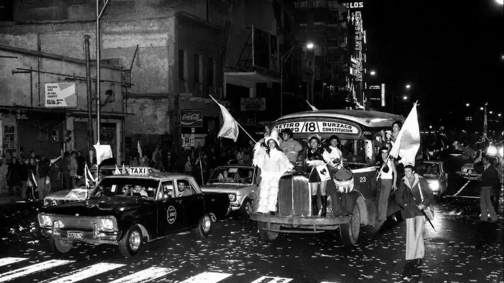 Claro que fue espontáneo y un acto de rebeldía ante tanta tristeza, represión y control del espacio público