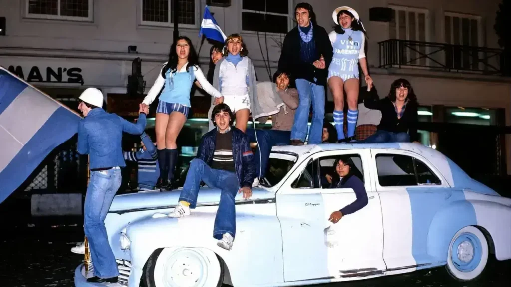 La juventud a pleno, obvio, durante lso festejos del Mundial de 1978. Pero también se sumaron familias completas.