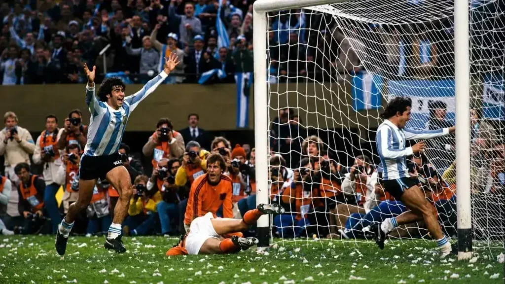 Mario Kempes y el tercer gol contra los Países Bajos que nos dio el primer título Mundial