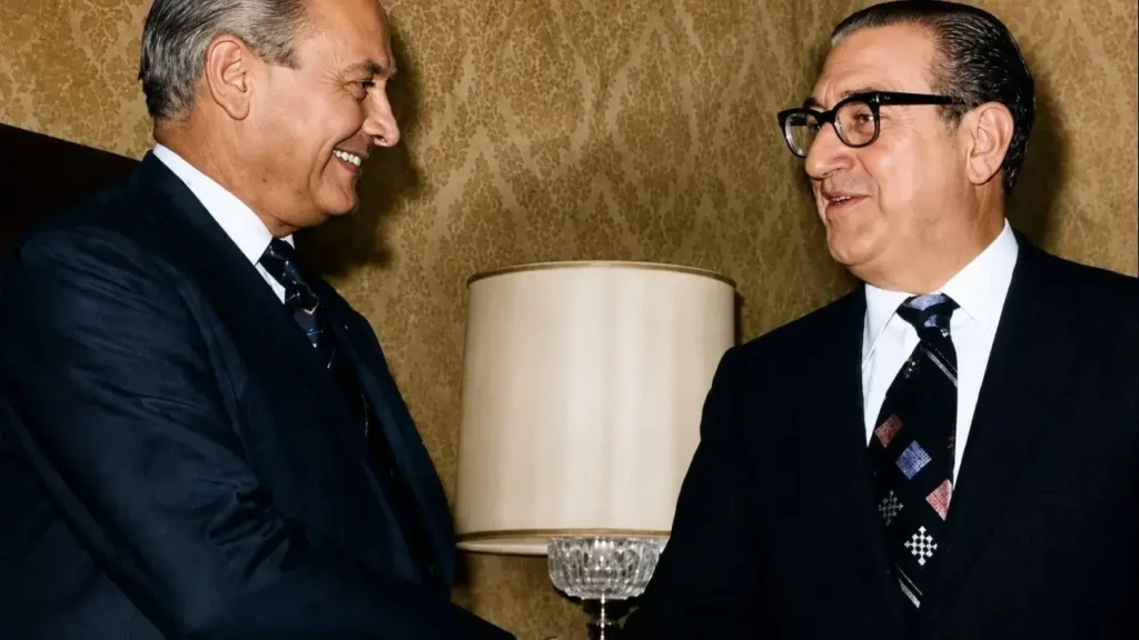 El canciller argentino: César Augusto Guzzetti con Kissinger