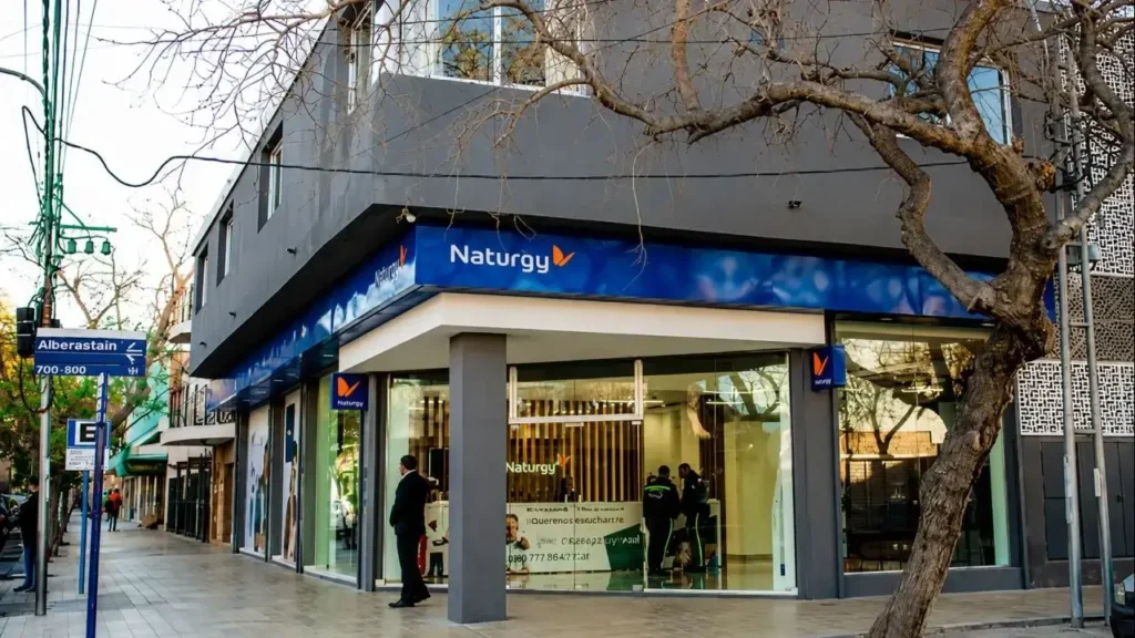 Sucursal comercial de Naturgy BAN, distribuidora de gas natural que opera en el norte y oeste de la provincia de Buenos Aires. La empresa atiende a usuarios residenciales, comerciales e industriales mediante una red de oficinas y canales digitales para realizar trámites, consultas y gestiones del servicio.