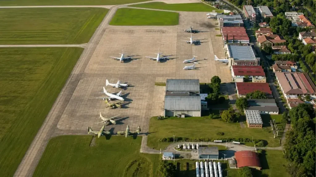 La I Brigada Aérea de El Palomar con la que el colegio está conectadísima