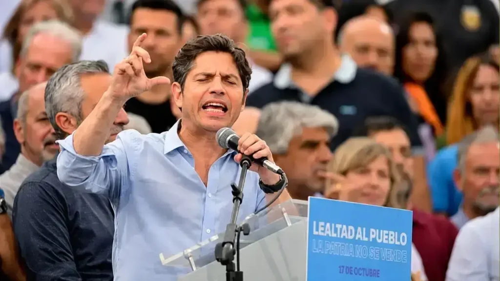 Axel Kicillof fue el único que salió a enfrentar a Javier Milei, pero asumiró por al kirchnerismo y después se abrió. Eso Cristina no lo perdona.