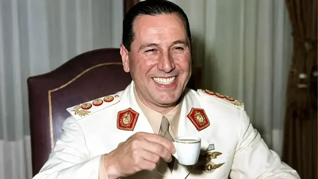 No fue solo una sonrisa, no fue solo el carisma, fueron hechos concretos para los trabajadors que podían disfrutar mientras estaban en actividad y después, a la hora de su retiro