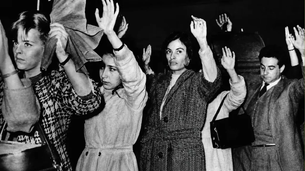 Más y más estudiantes echados de la Universidad o detenidos por la Policía Federal