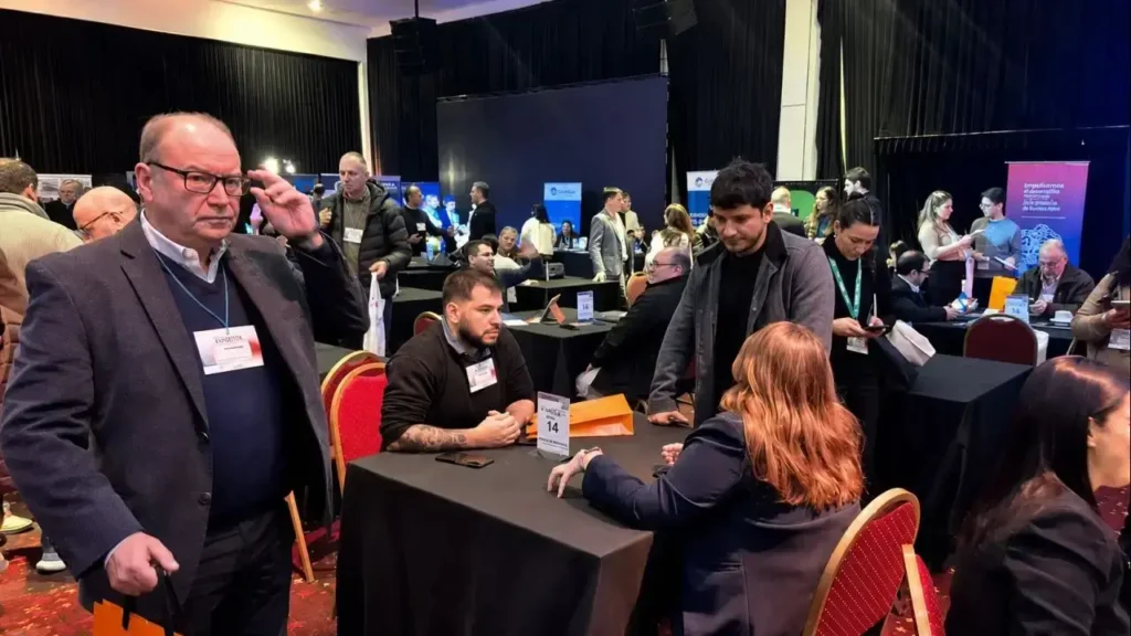 Axel Kicillof se comprometió con los empresarios PyMES