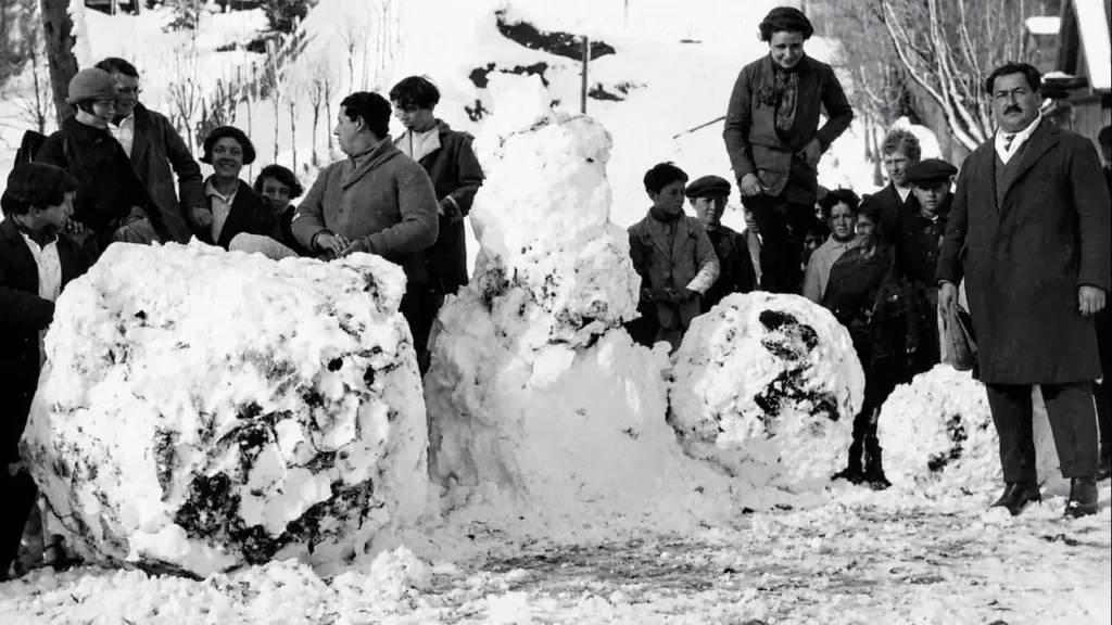 La gente jamás había visto nieve, excepto los inmigrantes. Así que todos salieron a la calle.