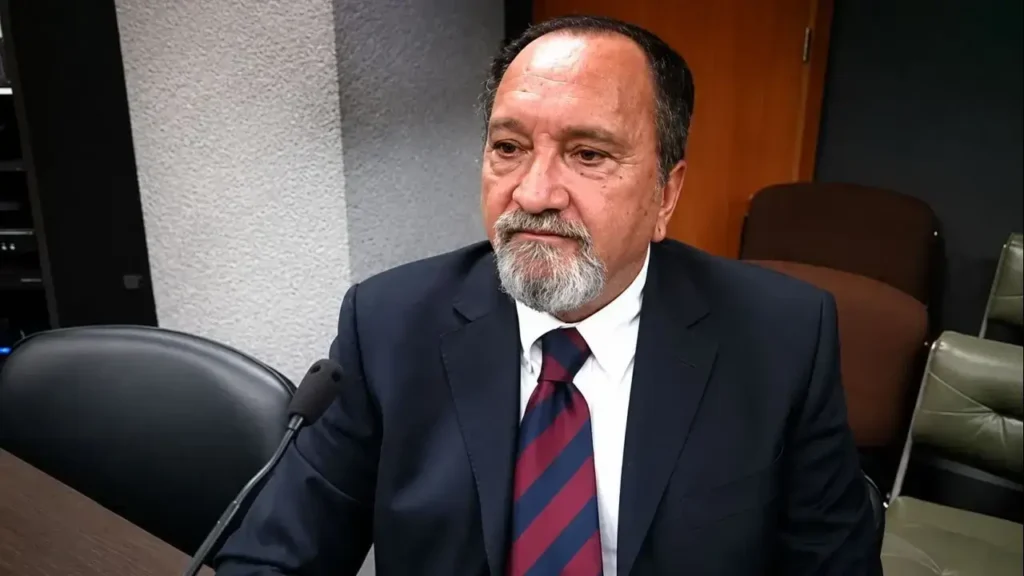 Gustavo Demarchi, ya un hombre mayor, llegó a ser Fiscal Provincial nombrado durante la dictadura militar y sobrevivió a la democracia