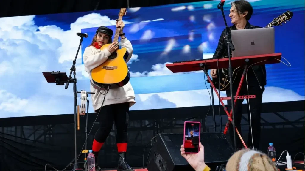 También se lució Hilda Lizarazu, la excelente cantante que mueve los sentimientos