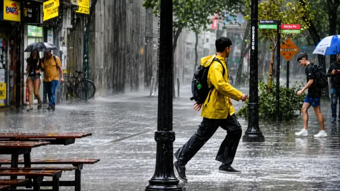 Ayer a primera hora de la noche diluvió en el área Metropolitana