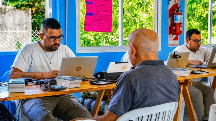 AySA atenderá reclamos de los vecios en Ituzaingó.