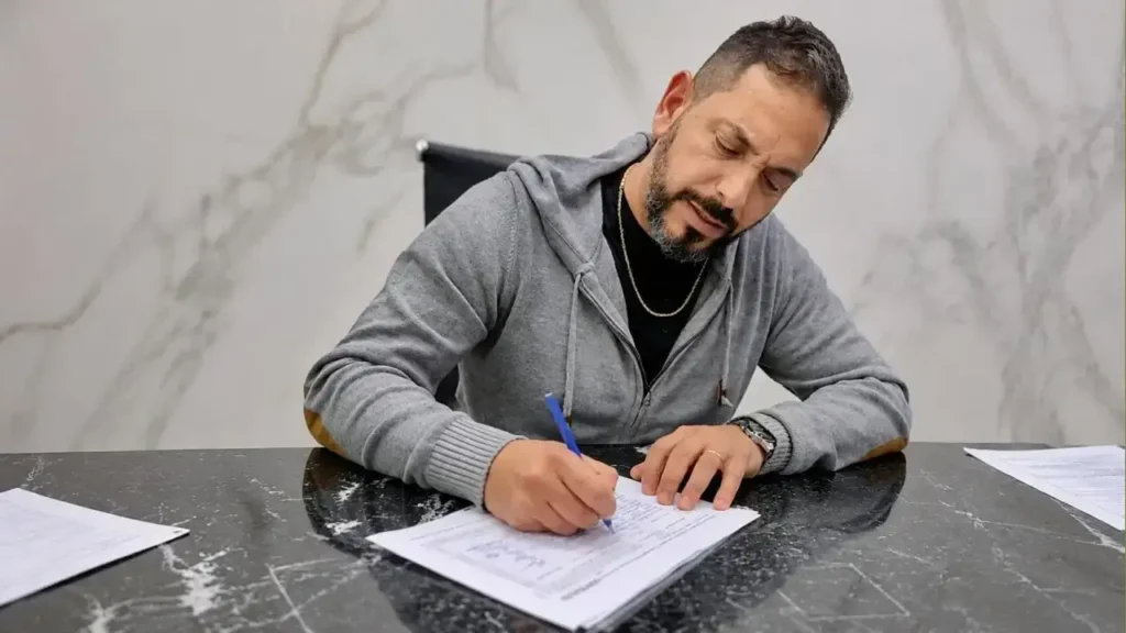 Ariel Diwan lo intenetó en 2003. Se presentó como candidato a intendente y aunque Javier Milei ganó la Nación, no pudo reproducir los votos en Morón.