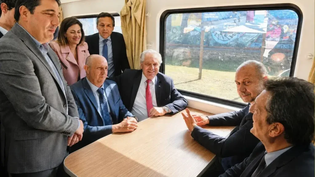 Sergio Massa en sus buenos tiempos, Ministro de Economía, candidato a Presidente de la Nación, recorriendo el país junto a Alberto Fernández.