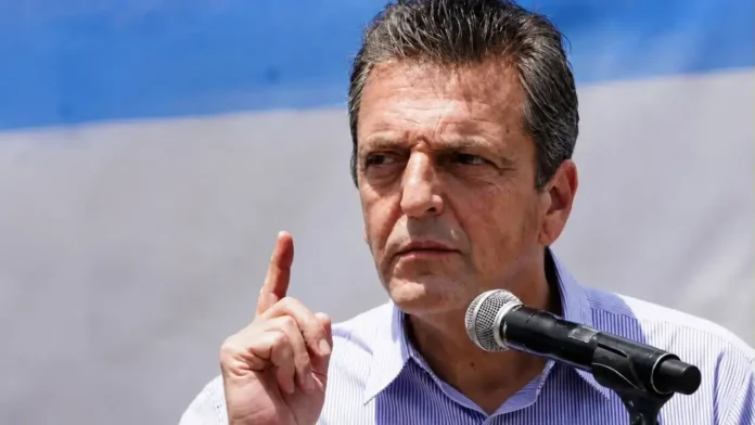 Resulta que ahora Sergio Massa se propone como el lazo entre los unos y los otros para lograr la unidad del peronismo.