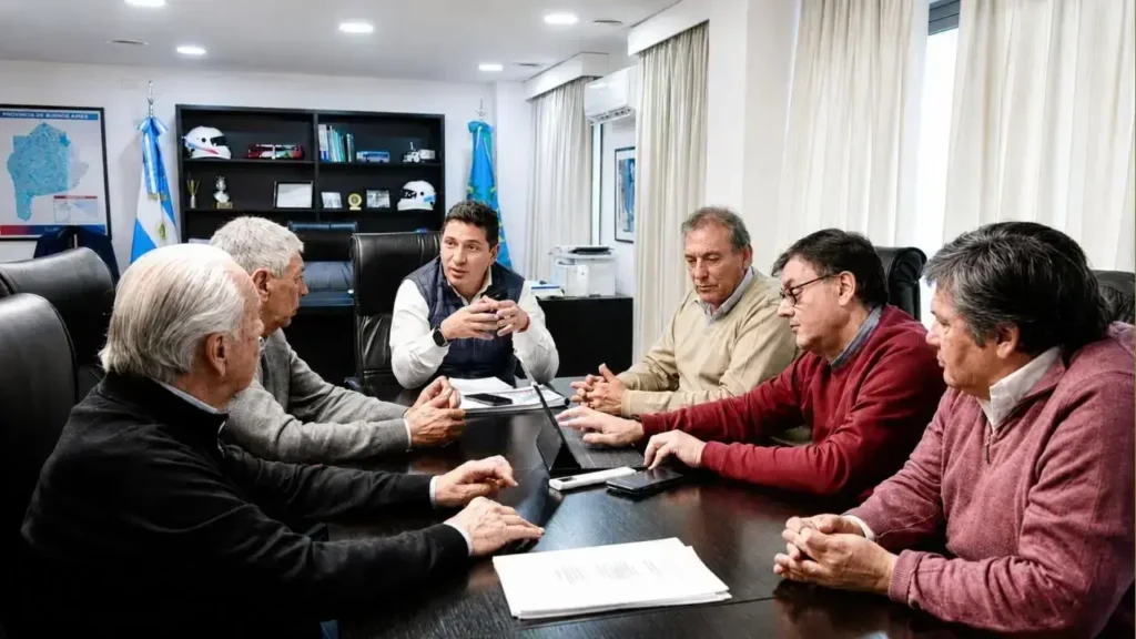 Menos despacho y más calle parece decir la fototeca de Marinuccci.