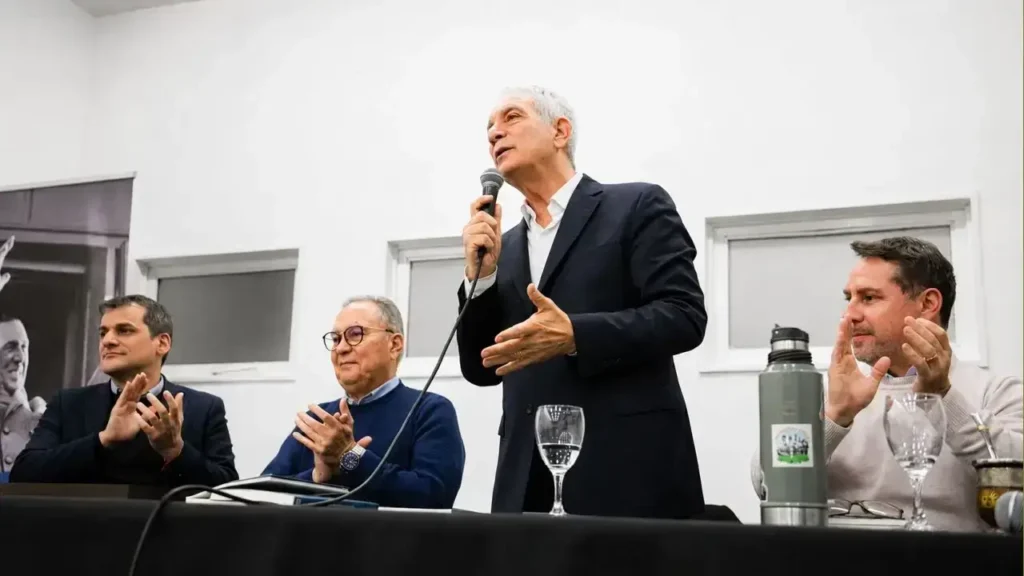 Julio Alak, actual Intendente de La Plata, capital de la Provincia de Buenos Aires.