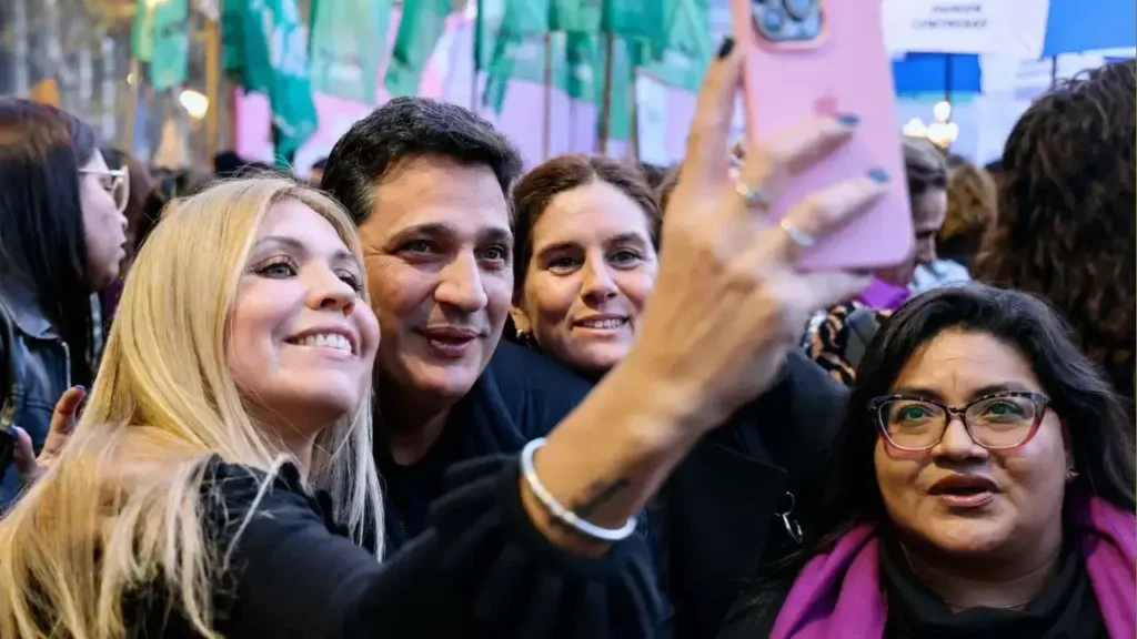 Va selfie. Podrá construir en menos de un año un espacio territorial en Morón el Frente Renovador?