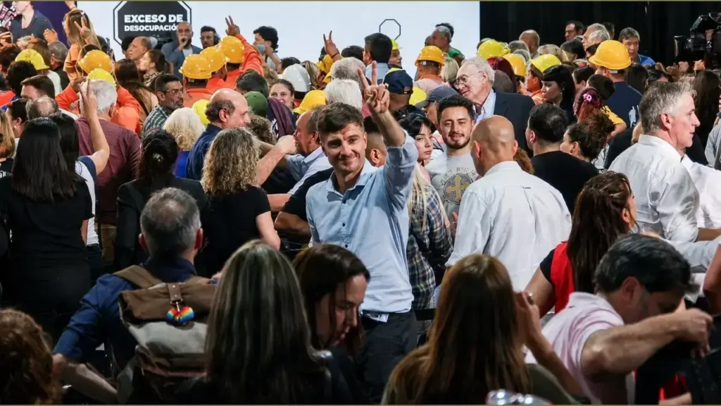 Si Ghi se hizo peronista, no. Aún no adhirió con una afilición directa al Partido Justicialista aunque es su candidato.