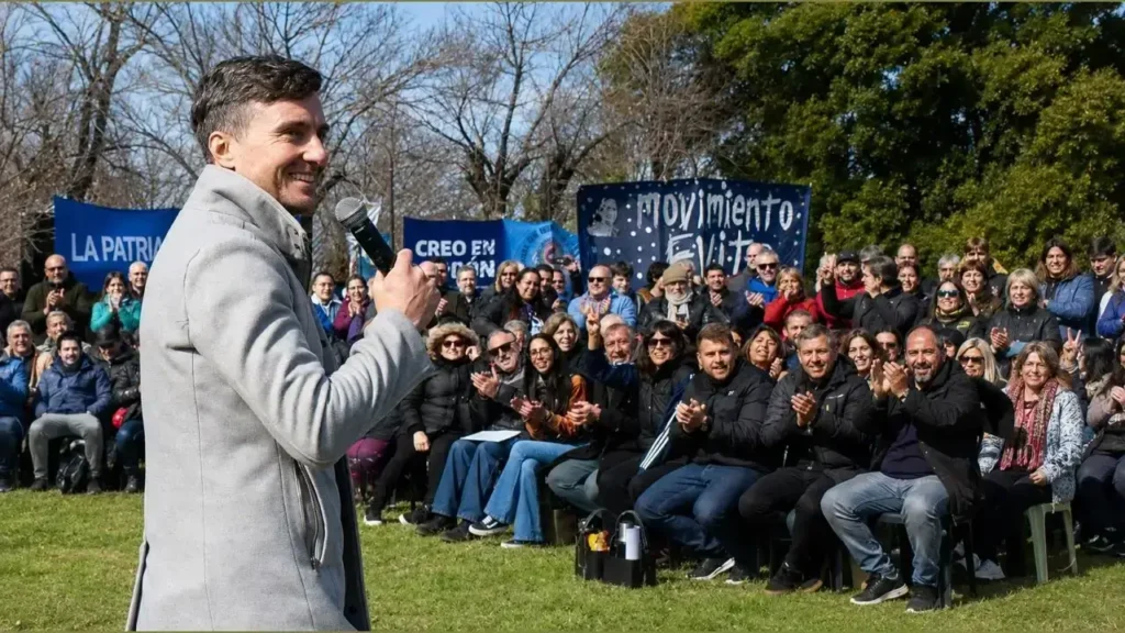 Lucas Ghi comenzó el armado de Movimiento Derecho al Futuro en el predio de Luz y Fuerza en Castelar Norte.