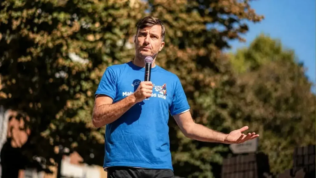 Lucas Ghi parece estar furioso. Echó a todo el sabbatellismo del Gabinete Municipal. Dell funcionario más eficaz hasta el empleado más pachorra. No tuvo dudas. Los dejó en al calle. Esto tiene un costo.