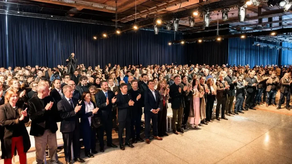 Intendentes, funcionarios, rectores, gremios, empresarios, todos juntos en el lanzamiento del Consejo Provincial de la Economía del Conocimiento.