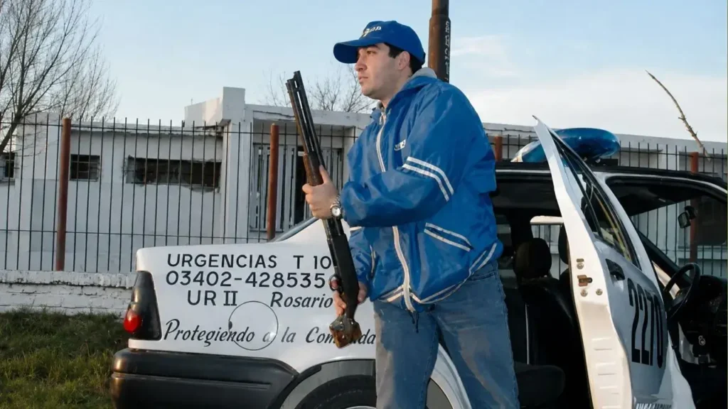 Esteban “Tiki” Velázquez vestía el uniforme de la Policía de Santa Fe. estaba en servicio y recorría la zona en el Móvil 2270 del Comando Radioeléctrico de Arroyo Seco.