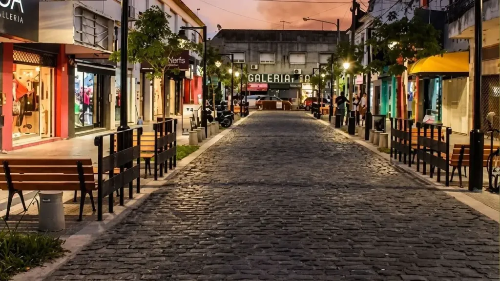 Haedo tiene calles asfaltadas y no  quieren mejores. Quieren preservarlas como patrimonio histórico.