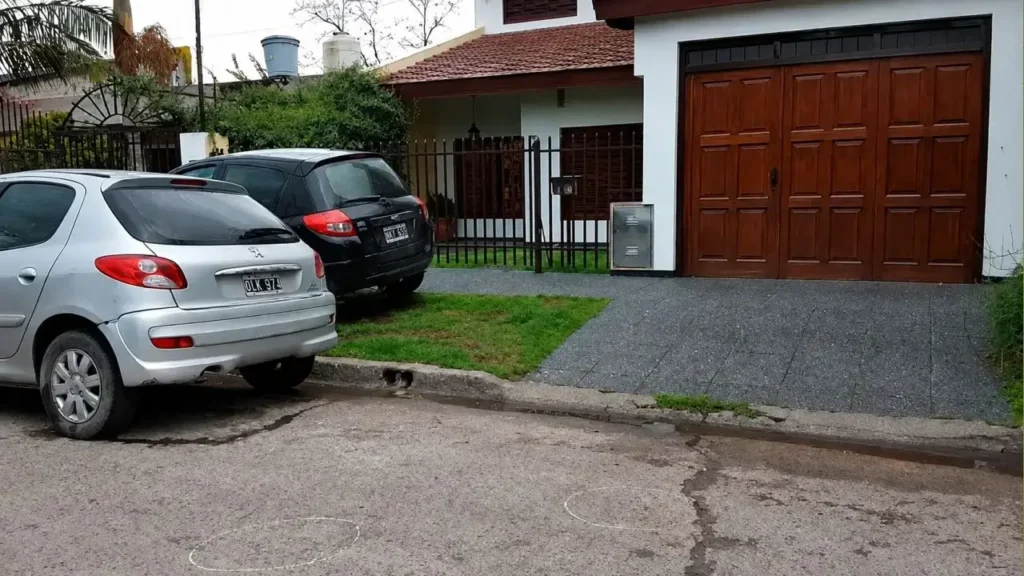 La casa de los suegos de Diego Rodas donde estacionó y fue asesinado.