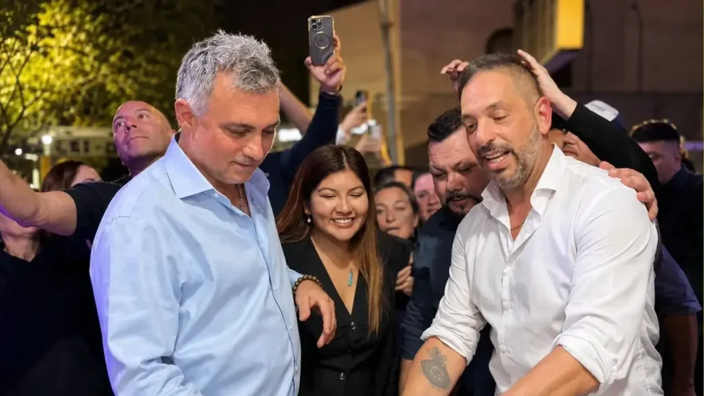 Ariel Diwan en la inauguración de la casa de La Libertad Avanza de la Provincia de Buenos Aires junto a Sebastián Pareja, Presidente del Partido en territorio bonaerense y dirigente con chances de llegar a Gobernador.